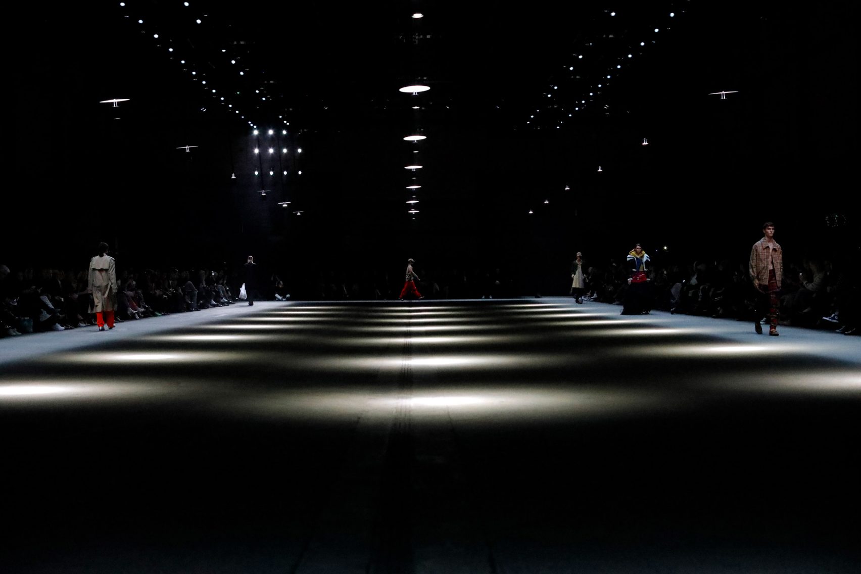 Prismatic Light Installation for Burberry catwalk show. Installation by United Visual Artists